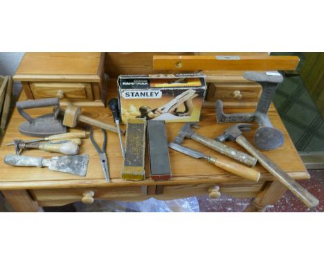 Collection of vintage carpentry tools to include shoe last 