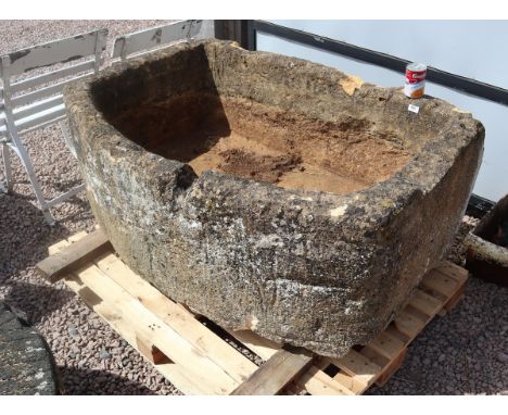 Very large and heavy antique stone trough - Approx size W: 133cm D: 92cm H: 55cm