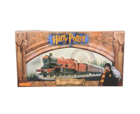 Hornby OO gauge model railway train set 'Harry Potter and the Philosopher's Stone' Hogwarts Express, boxed.