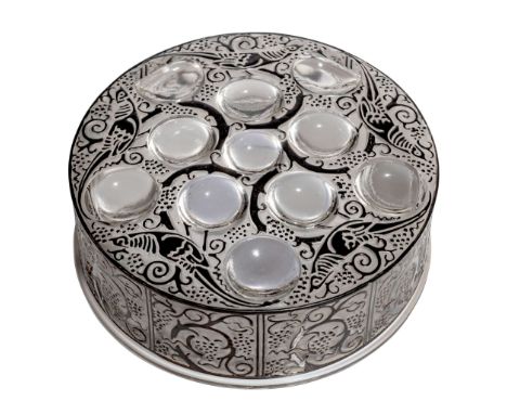  RENÉ LALIQUE (1860-1945) ROGER BOX, NO. 75 designed 1926clear, frosted and black enamelled&nbsp;cover moulded LALIQUE, engra