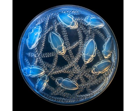  RENÉ LALIQUE (1860-1945) CLEONES BOX, NO. 49 designed 1921opalescent&nbsp;cover moulded R. LALIQUE(2) 17.2cm (6 ¾in) diamete
