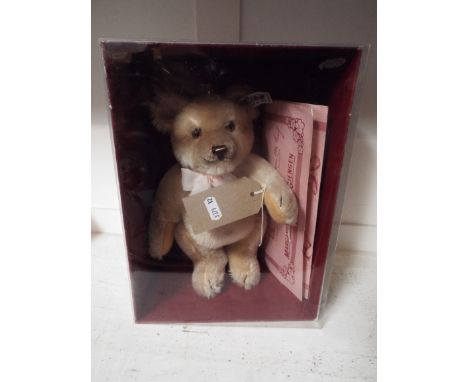 A boxed Steiff 1986 'Jackie' bear reproduced from the 1953 Jubilee teddy limited edition 006736/10000 in dark tipped mohair a