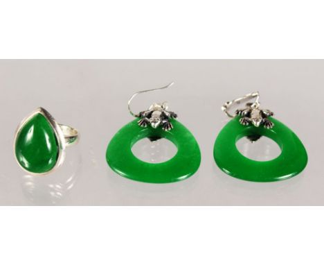 A PAIR OF SILVER AND JADE EARRINGS.