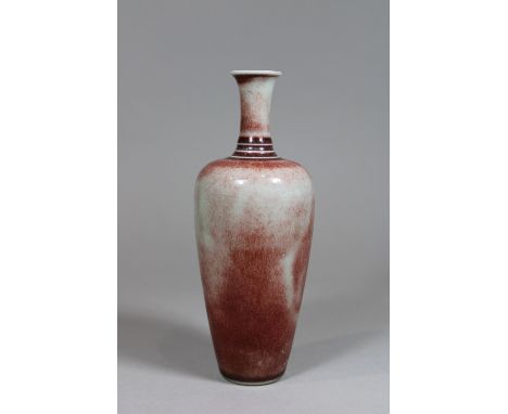 Liuyeping Vase mit monochromer Flambe-Glasur, China, Porzellan, 19/20 Jh., Sechszeichen Kangxi Marke, H.: 20,5 cm. Guter, alt