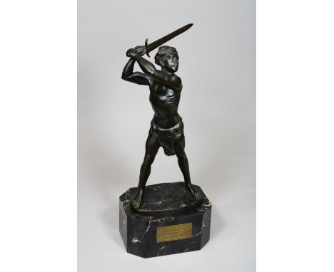 R. Remi (Französischer Bildhauer, A. 20. Jh.) Krieger, Bronze, signiert, Widmung: von dankbaren Spanienflüchtlingen zum 19.09