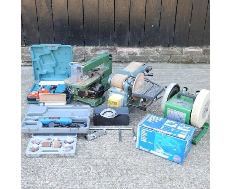 A collection of workshop tools, to include and electric grinder and a drill
