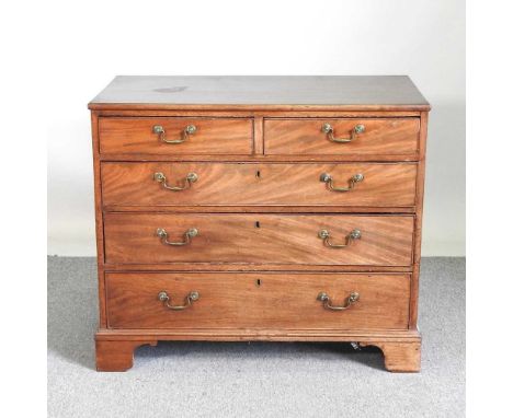 A George III mahogany chest of drawers, on bracket feet92w x 50d x 78h cm 