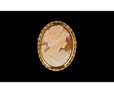 Vintage 9ct Gold Mounted Shell Cameo Brooch / Pendant of Oval Shape. Full Hallmark for 9.375 Gold. Depicts Portraits Bust of 