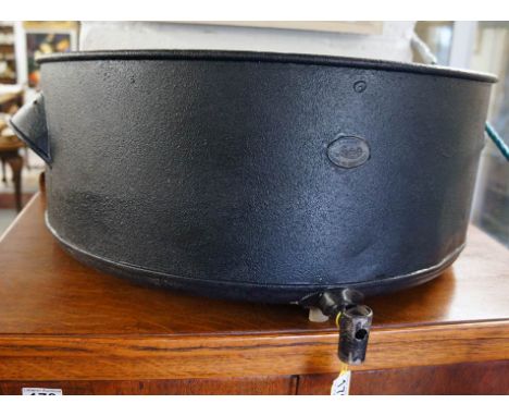 'Lister' metal trough