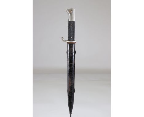 German bayonet in WWII release outfit with beautiful engraving on the bladeSizes: L. totale= 400mm L Lame= 240mm l lame= 24mm