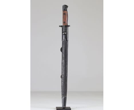 English bayonet 1st warSizes: L. totale= 580mm L Lame= 425mm l lame= 25mmWeight (K): 0,72kgCondition: At first glance: patina