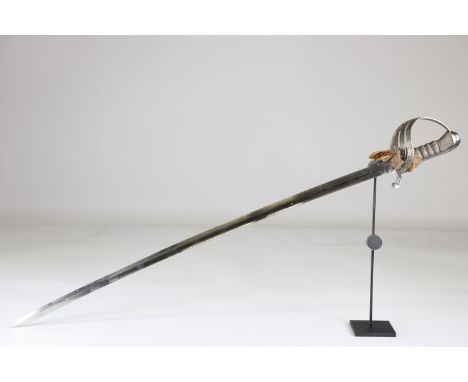 Czech Officer Saber, 1930 + -Sizes: L. totale= 970mm L Lame= 830mm l lame= 25mmWeight (K): 0,7kgCondition: At first glance: p