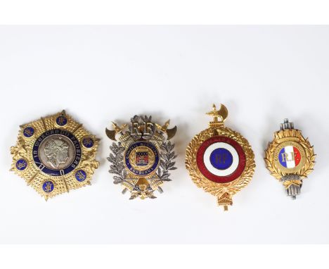 French Medals (4)Sizes: DiversWeight (K): 0,11kgCondition: At first glance: patina, normal wear