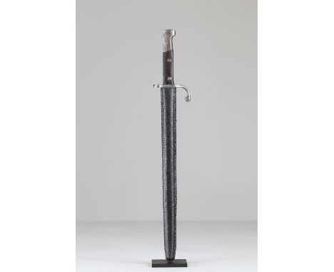 Argentinian bayonet?Sizes: L. totale= 530mm L Lame= 380mm l lame= 25mmWeight (K): 0,5kgCondition: At first glance: patina, no