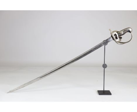German officer saber 1st warSizes: L. totale= 900mm L Lame= 770mm l lame= 25mmWeight (K): 0,7kgCondition: At first glance: pa