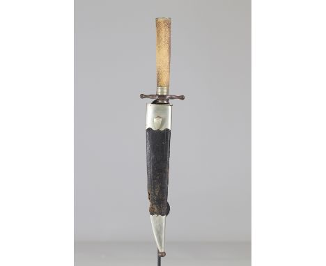 Small hunting knife early 19th centurySizes: L. totale= 365mm L Lame= 200mm l lame= 34mmWeight (K): 0,25kgCondition: At first