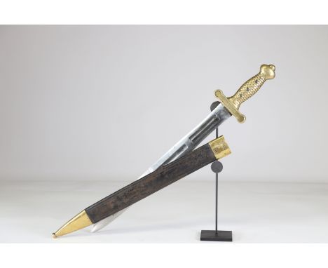 Very beautiful French 18th Marine swordSizes: L. totale= 640mm L Lame= 485mm l lame= 45mmWeight (K): 1,38kgCondition: At firs