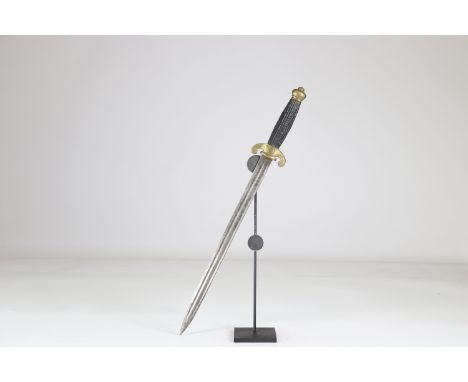 French dagger early 19thSizes: L. totale= 530mm L Lame= 480mm l lame= 24mmWeight (K): 0,38kgCondition: At first glance: patin