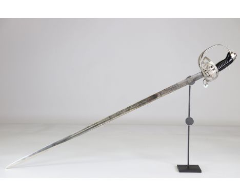 German saber, 1st World War, Prussian, blade engraved on both sidesSizes: L. totale= 950mm L Lame= 800mm l lame= 23mmWeight (