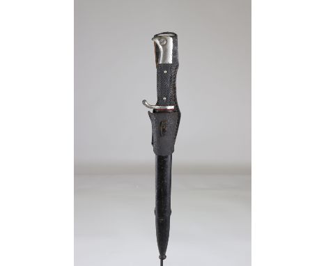 German WWII bayonet with personalized engraving on the bladeSizes: L. totale= 405mm L Lame= 250mm l lame= 23mmWeight (K): 0,5
