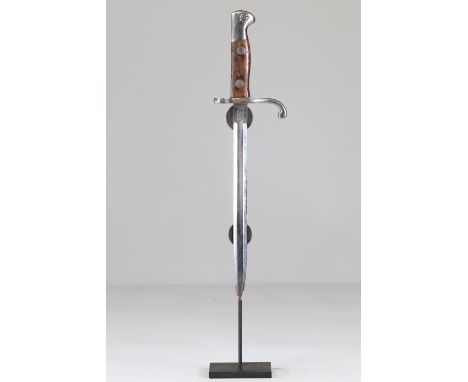 German phantesy bayonet year 20Sizes: L. totale= 375mm L Lame= 255mm l lame= 20mmWeight (K): 0,4kgCondition: At first glance:
