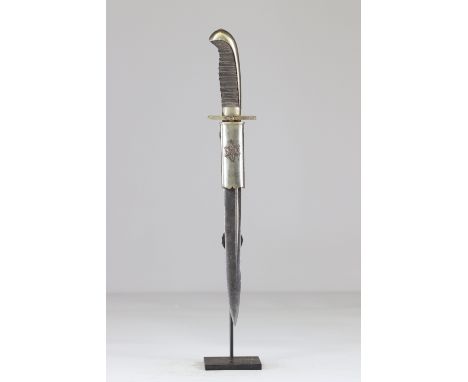 Dagger late 19th unknown originSizes: L. totale= 425mm L Lame= 300mm l lame= 30mmWeight (K): 0,44kgCondition: At first glance