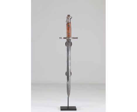Italian bayonet 1st warSizes: L. totale= 420mm L Lame= 300mm l lame= 23mmWeight (K): 0,36kgCondition: At first glance: patina