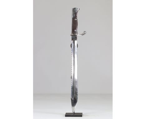 German bayonet 1st warSizes: L. totale= 500mm L Lame= 370mm l lame= 33mmWeight (K): 0,56kgCondition: At first glance: patina,