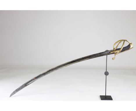 French saber, Empire period, slightly engraved bladeSizes: L. totale= 950mm L Lame= 810mm l lame= 32mmWeight (K): 0,8kgCondit