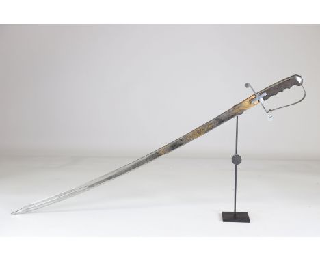 French officer saber 19th unknown origin With very nice engraving on the bladeSizes: L. totale= 980mm L Lame= 830mm l lame= 3