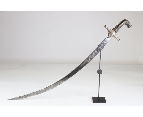 Turkish saber late 18th century. Horn handleSizes: L. totale= 870mm L Lame= 750mm l lame= 30mmWeight (K): 0,8kgCondition: At 