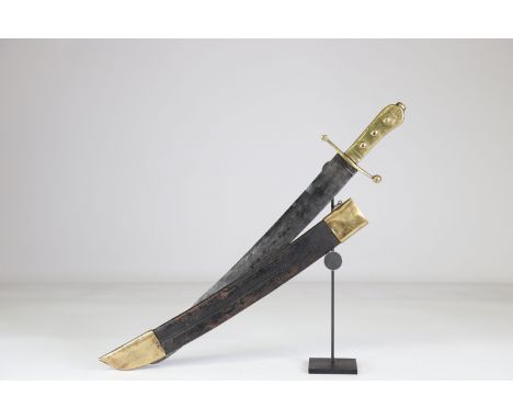 18th French swordSizes: L. totale= 720mm L Lame= 580mm l lame= 40mmWeight (K): 1,45kgCondition: At first glance: patina, norm