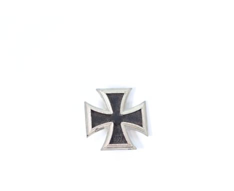 German WWII Iron CrossSizes: H =45mm L =45mmWeight (K): 0,03kgCondition: At first glance: patina, normal wear