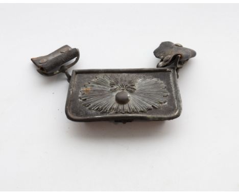 19th French cartridge beltSizes: L = 150mm H =80mmWeight (K): 0,33kgCondition: At first glance: patina, normal wear