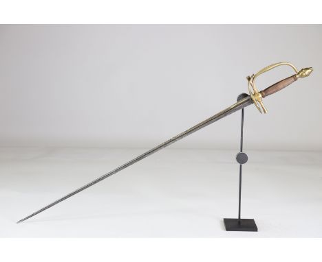 rapier sword triangular blade late 18th centurySizes: L. totale= 860mm L Lame= 690mm l lame= 23mmWeight (K): 0,4kgCondition: 