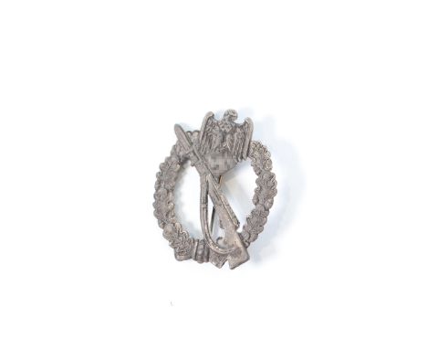 German WWII badgeSizes: H = 60mm L =50mmWeight (K): 0,02kgCondition: At first glance: patina, normal wear