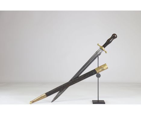 French dagger early 19thSizes: L. totale= 630mm L Lame= 495mm l lame= 35mmWeight (K): 0,65kgCondition: At first glance: patin