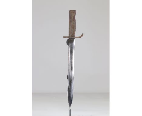 German bayonet 1st warSizes: L. totale= 430mm L Lame= 310mm l lame= 25mmWeight (K): 0,49kgCondition: At first glance: patina,