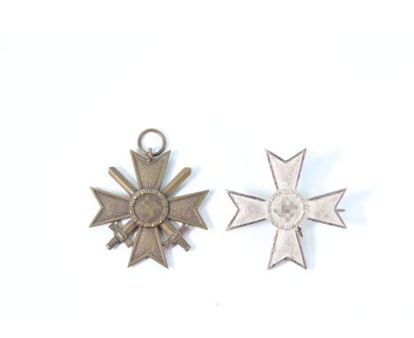 German WWII medals and broochesSizes: D =45mmWeight (K): 0,04kgCondition: At first glance: patina, normal wear