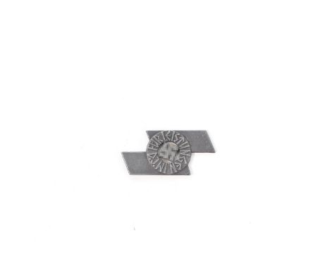 German WWII badgeSizes: H =20mm L =50mmWeight (K): 0,01kgCondition: At first glance: patina, normal wear