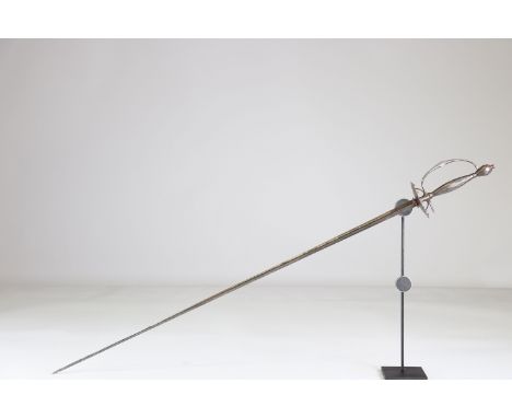 rapier sword triangular blade, French circa 1800Sizes: L. totale= 970mm L Lame= 800mm l lame= 15mmWeight (K): 0,34kgCondition