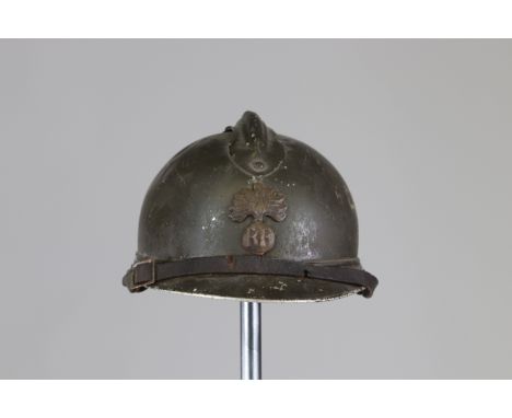 French officer helmet 14-18Sizes: L. totale= 290mm H = 160mmWeight (K): 0,32kgCondition: At first glance: patina, normal wear