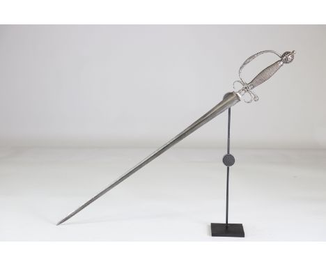French sword, guard missing, 18th centurySizes: L. totale= 730mm L Lame= 560mm l lame= 30mmWeight (K): 0,3kgCondition: At fir