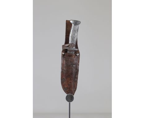 French knife 2nd war Genese PetinisteSizes: L. totale= 300mm L Lame= 140mm l lame= 25mmWeight (K): 0,27kgCondition: At first 