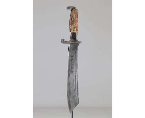 German WWII daggerSizes: L. totale= 370mm L Lame= 240mm l lame= 40mmWeight (K): 0,6kgCondition: At first glance: patina, norm