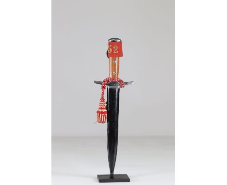 Swiss dagger early 20th centurySizes: L. totale= 365mm L Lame= 205mm l lame= 24mmWeight (K): 0,53kgCondition: At first glance
