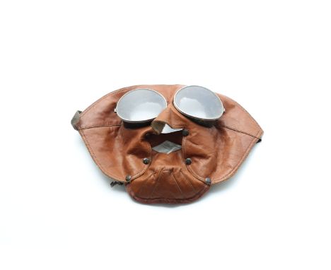 14-18 aviator face mask unknown originSizes: DiversWeight (K): 0,1kgCondition: At first glance: patina, normal wear