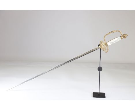 rapier sword triangular blade engraved, French early 19th century,Sizes: L. totale= 950mm L Lame= 830mm l lame= 17mmWeight (K