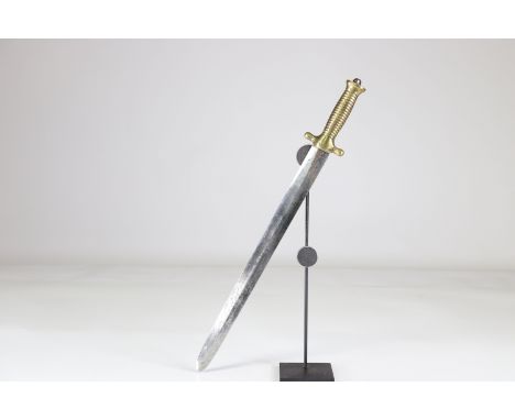 Sword 19th unknown originSizes: L. totale= 500mm L Lame= 385mm l lame= 30mmWeight (K): 0,55kgCondition: At first glance: pati