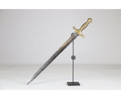 Sword 19th unknown originSizes: L. totale= 620mm L Lame= 480mm l lame= 37mmWeight (K): 0,72kgCondition: At first glance: pati